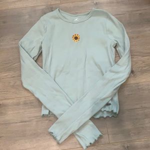Hollister long sleeve tee🌻